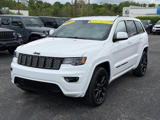 Photo of 2022 Bright White Clearcoat Jeep Grand Cherokee WK