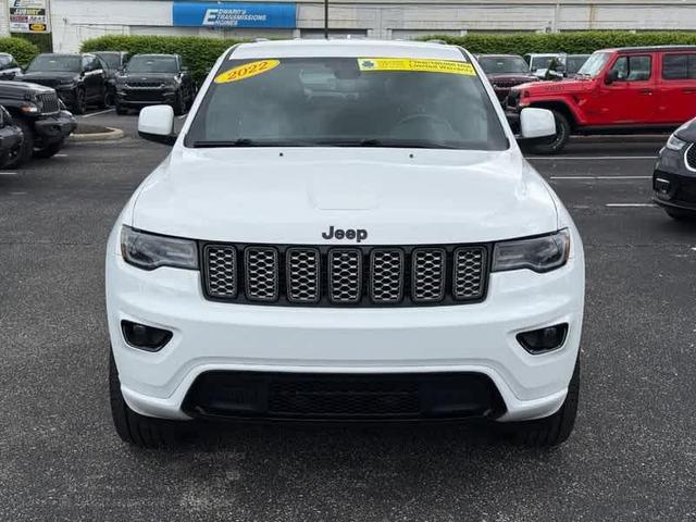 Photo of 2022 Bright White Clearcoat Jeep Grand Cherokee WK