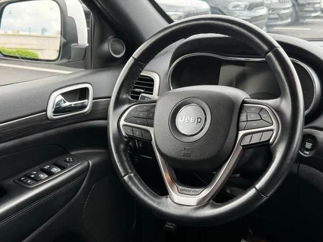 Photo of 2022 Bright White Clearcoat Jeep Grand Cherokee WK