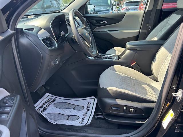 Photo of 2024 Mosaic Black Metallic Chevrolet Equinox