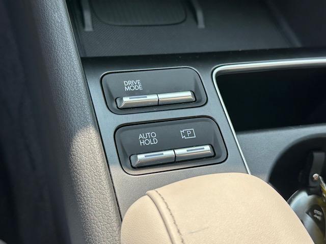 Photo of 2024 Serenity White Hyundai SONATA Hybrid