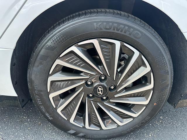 Photo of 2024 Serenity White Hyundai SONATA Hybrid