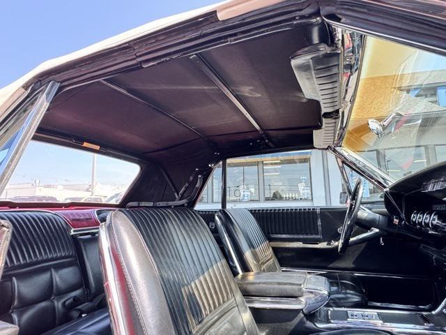 Photo of 1966 Red Ford Thunderbird
