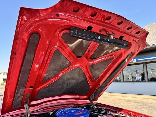 Photo of 1966 Red Ford Thunderbird