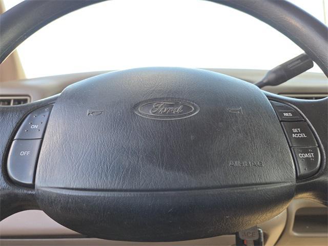 Photo of 1999 Light Prairie Tan Clearcoat Metallic Ford F-250