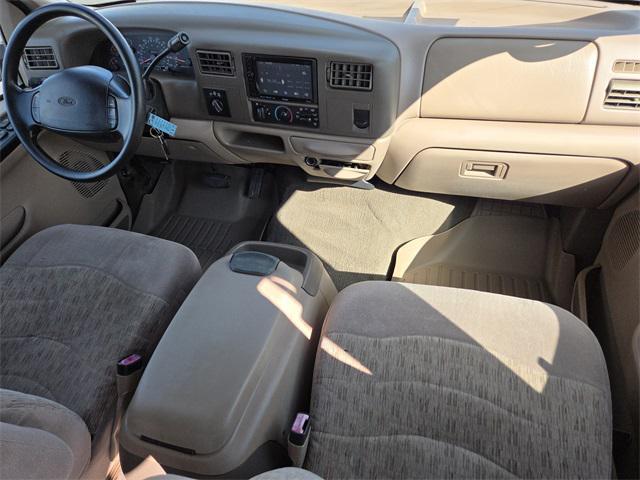 Photo of 1999 Light Prairie Tan Clearcoat Metallic Ford F-250