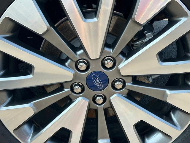 Photo of 2022 STAR WHITE METALLIC TRI-COAT Ford Escape
