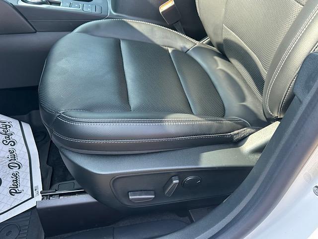 Photo of 2022 STAR WHITE METALLIC TRI-COAT Ford Escape