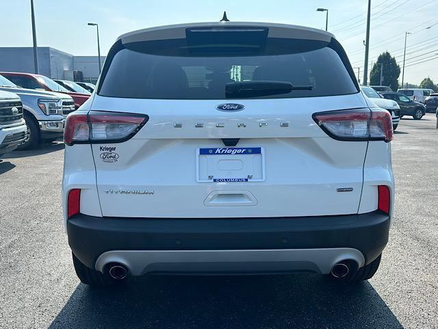 Photo of 2022 STAR WHITE METALLIC TRI-COAT Ford Escape