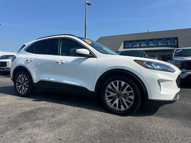 Photo of 2022 STAR WHITE METALLIC TRI-COAT Ford Escape