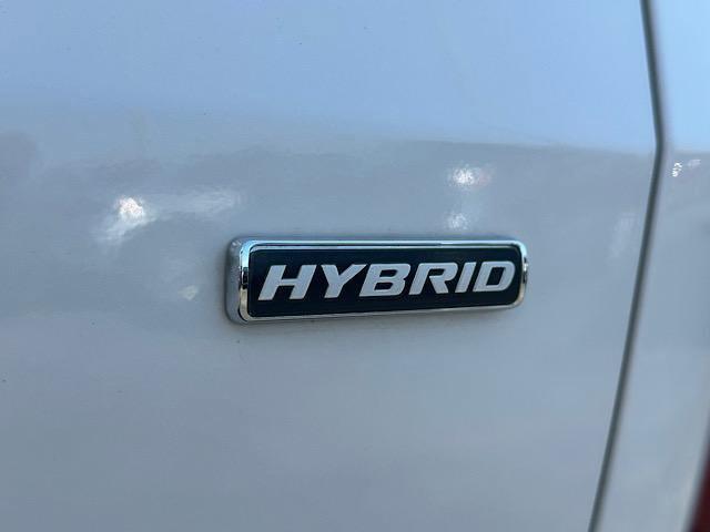 Photo of 2022 STAR WHITE METALLIC TRI-COAT Ford Escape