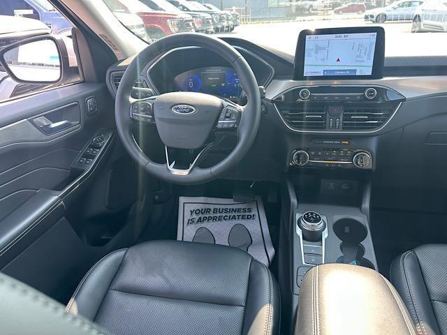 Photo of 2022 STAR WHITE METALLIC TRI-COAT Ford Escape