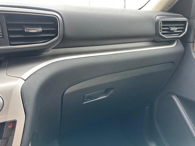 Photo of 2021 OXFORD WHITE Ford Explorer