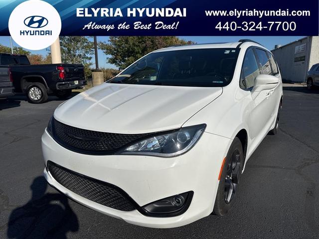 Photo of 2020 Bright White Clearcoat Chrysler Pacifica