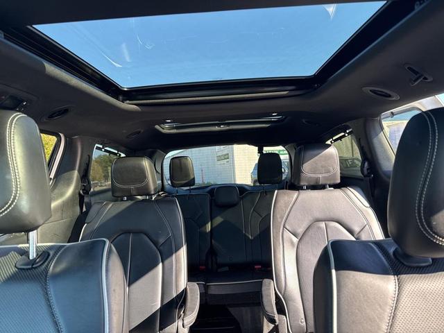 Photo of 2020 Bright White Clearcoat Chrysler Pacifica