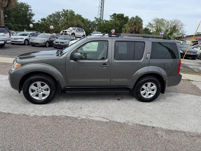 Photo of 2008 Gray Nissan Pathfinder