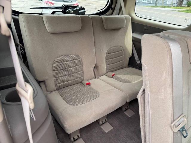 Photo of 2008 Gray Nissan Pathfinder