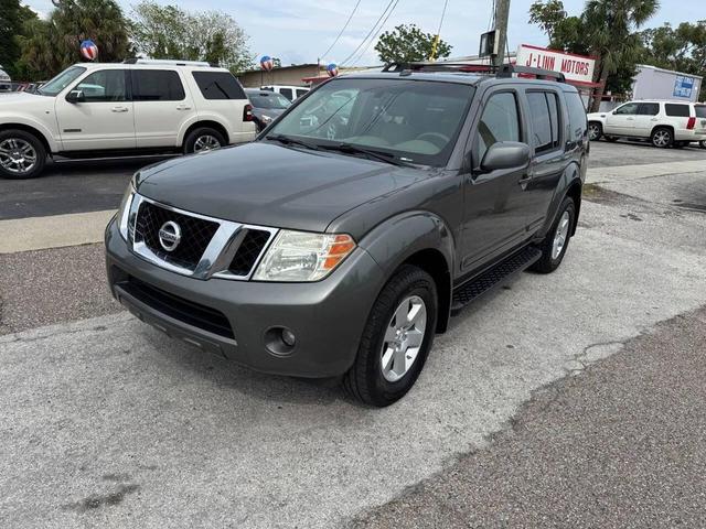 Photo of 2008 Gray Nissan Pathfinder