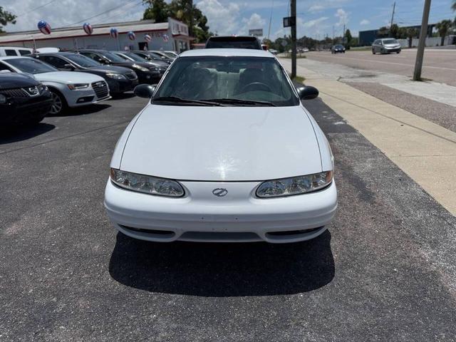 Photo of 2003 Arctic White Oldsmobile Alero
