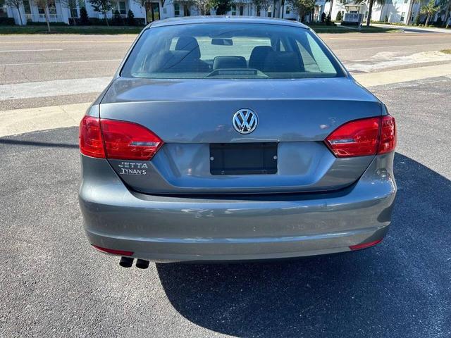 Photo of 2012 Black Uni Volkswagen Jetta