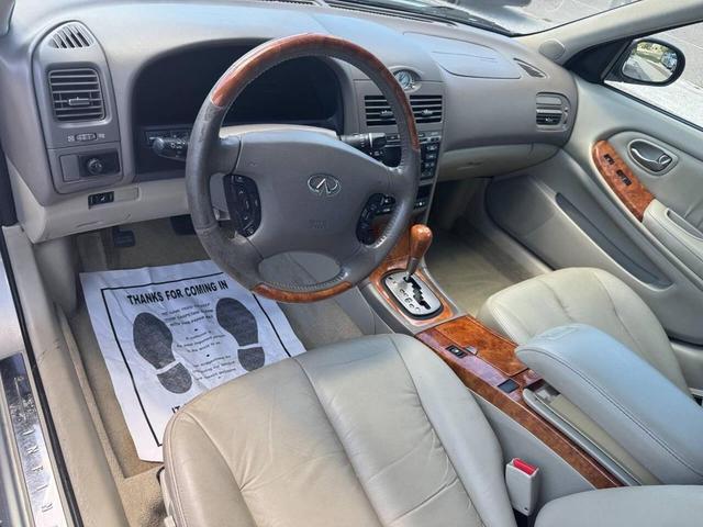 Photo of 2004 Silver INFINITI I35