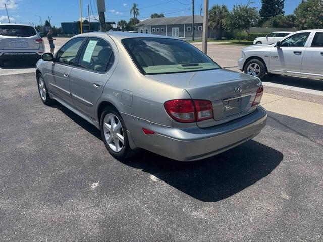 Photo of 2004 Silver INFINITI I35