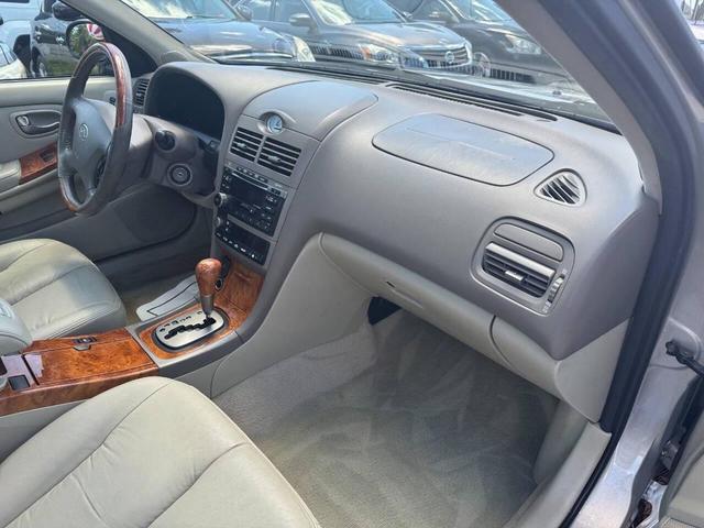 Photo of 2004 Silver INFINITI I35