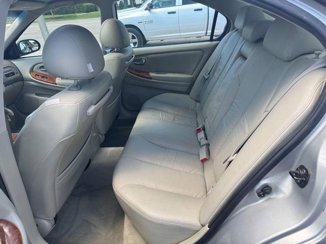 Photo of 2004 Silver INFINITI I35