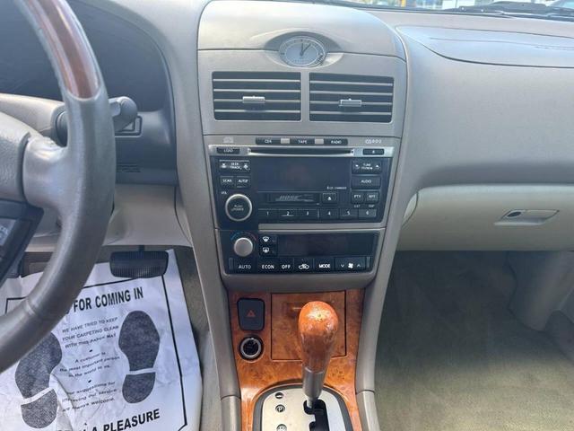 Photo of 2004 Silver INFINITI I35