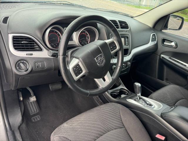 Photo of 2013 Storm Gray Pearlcoat Dodge Journey