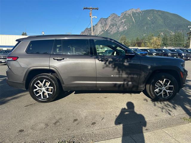Photo of 2024 Baltic Gray Metallic Clearcoat Jeep Grand Cherokee L