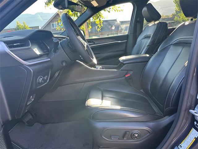 Photo of 2024 Baltic Gray Metallic Clearcoat Jeep Grand Cherokee L