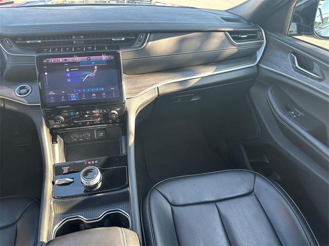 Photo of 2024 Baltic Gray Metallic Clearcoat Jeep Grand Cherokee L