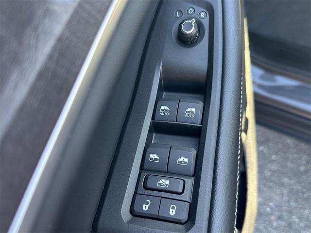 Photo of 2024 Baltic Gray Metallic Clearcoat Jeep Grand Cherokee L