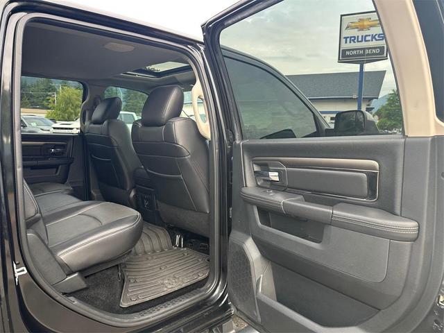 Photo of 2017 Brilliant Black Crystal Pearlcoat RAM 1500
