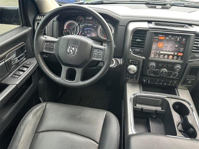 Photo of 2017 Brilliant Black Crystal Pearlcoat RAM 1500