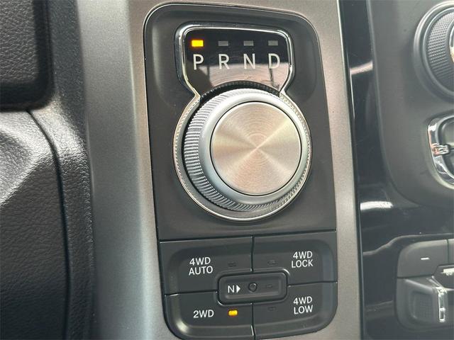 Photo of 2017 Brilliant Black Crystal Pearlcoat RAM 1500