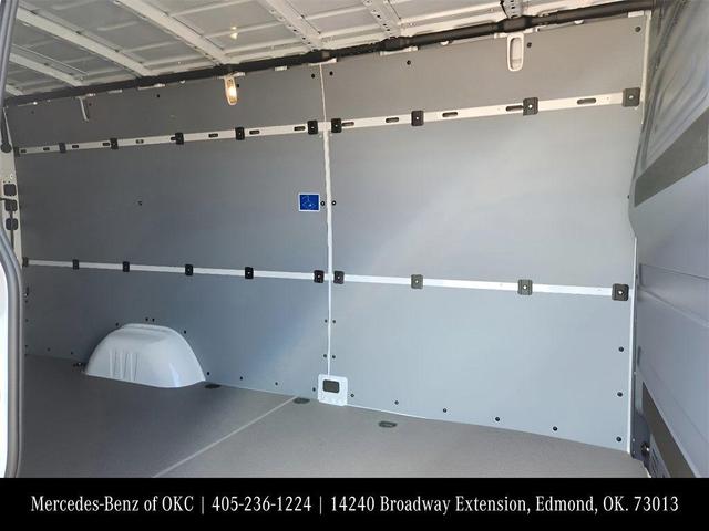 Photo of 2024 Arctic White Mercedes-Benz eSprinter 2500