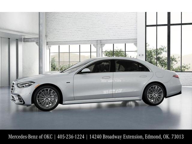 Photo of 2025 MANUFAKTUR Moonlight White Metallic Mercedes-Benz S-Class