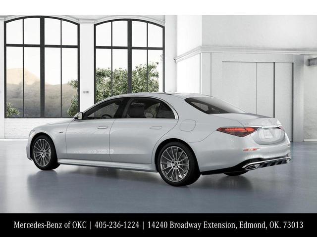 Photo of 2025 MANUFAKTUR Moonlight White Metallic Mercedes-Benz S-Class