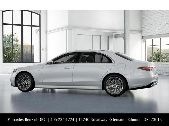 Photo of 2025 MANUFAKTUR Moonlight White Metallic Mercedes-Benz S-Class