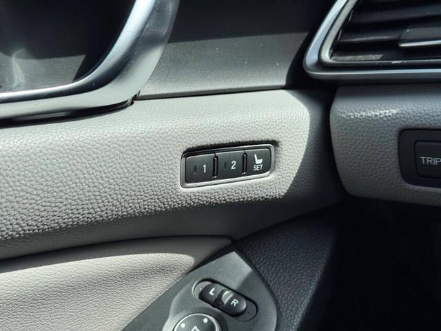 Photo of 2018 Gray Honda Accord