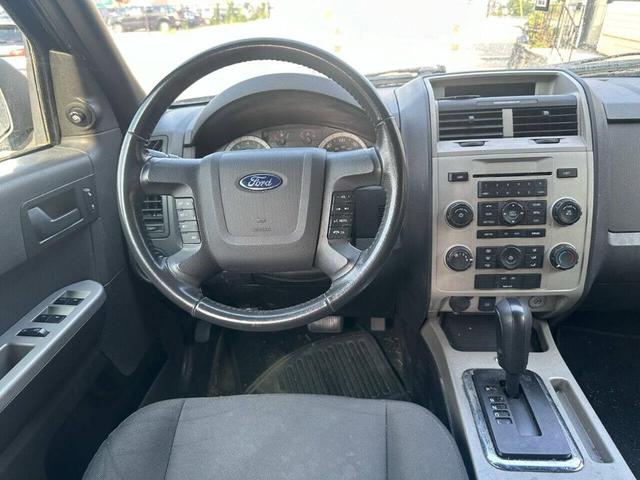 Photo of 2012 Gray Ford Escape