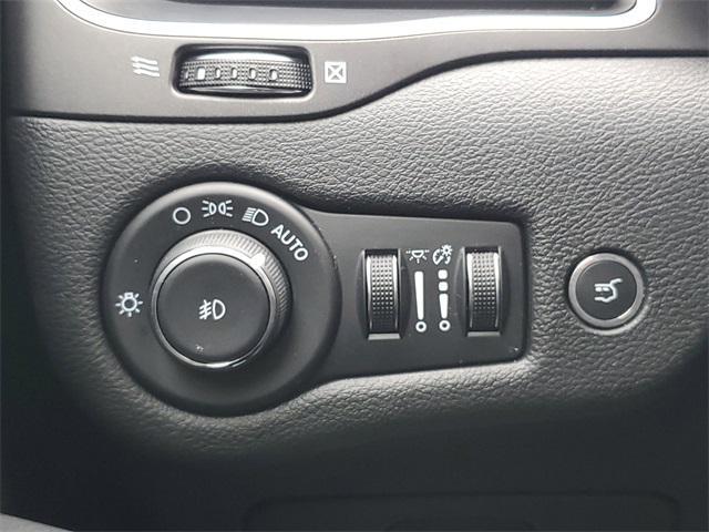 Photo of 2021 Sangria Metallic Clearcoat Jeep Cherokee