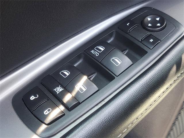Photo of 2020 Granite Crystal Metallic Clearcoat Dodge Journey
