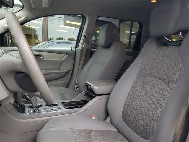 Photo of 2016 Silver Ice Metallic Chevrolet Traverse