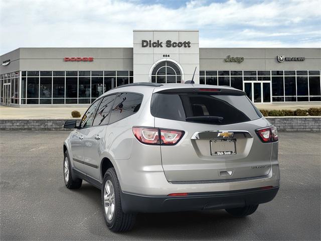 Photo of 2016 Silver Ice Metallic Chevrolet Traverse
