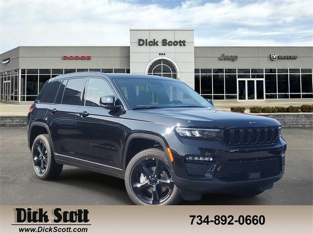 Photo of 2025 Diamond Black Crystal Pearlcoat Jeep Grand Cherokee