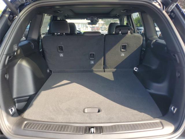 Photo of 2025 Diamond Black Crystal Pearlcoat Jeep Grand Cherokee