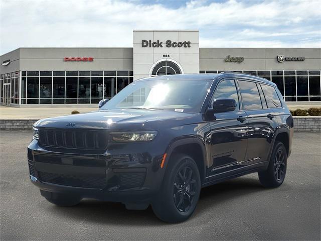 Photo of 2025 Diamond Black Crystal Pearlcoat Jeep Grand Cherokee L